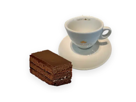 Melange in der Marcco’s-Tasse und Sacherschnitte